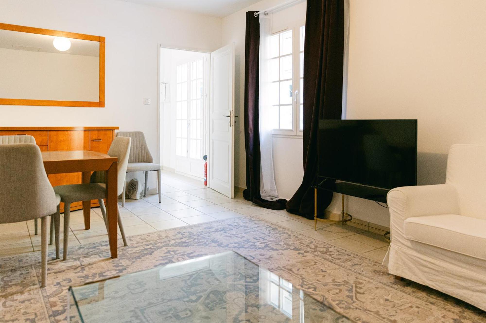 Manoir Et Appartements Avec Piscine Au Domaine De Bize Mirepoix Mirepoix  Exteriör bild